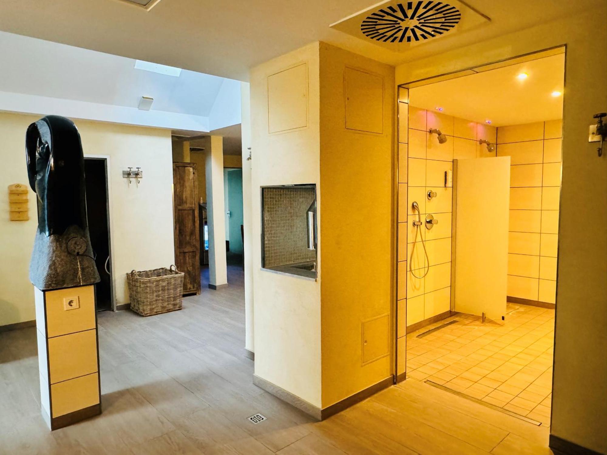 Das 53°Hotel 巴德茨维什安 外观 照片